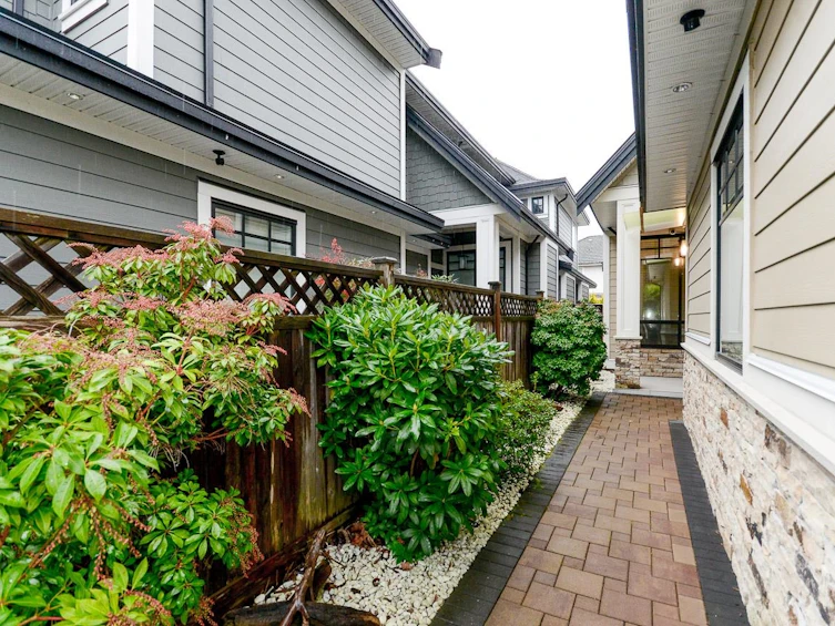 4888 Duncliffe Road, Richmond, BC, V7E 3N1 - 2