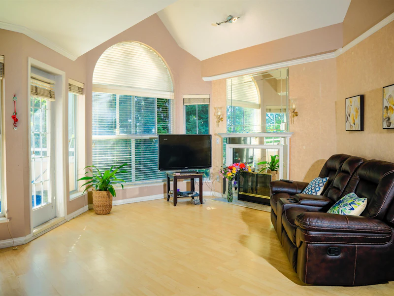 410 - 7435 121a Street, Surrey BC V3W 0W8