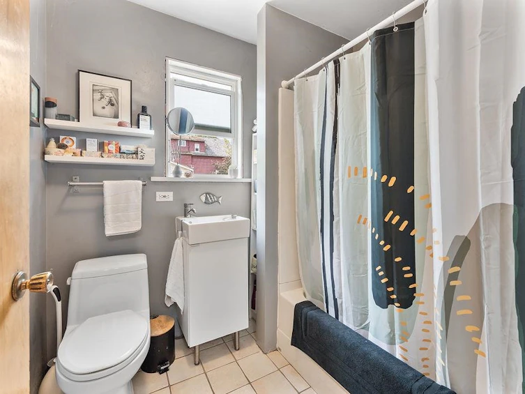 4225 John Street, Vancouver, BC, V5V 3W8 - 11