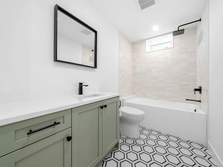 2530 Mcgill Street, Vancouver, BC, V5K 1H1 - 17