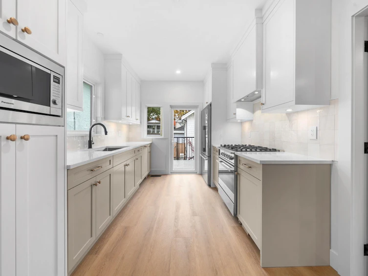 2530 Mcgill Street, Vancouver, BC, V5K 1H1 - 6
