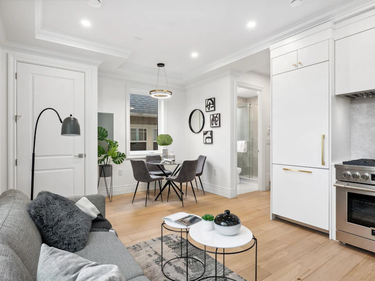 3812 W 15th Avenue, Vancouver, BC, V6R 2Z9 - 3
