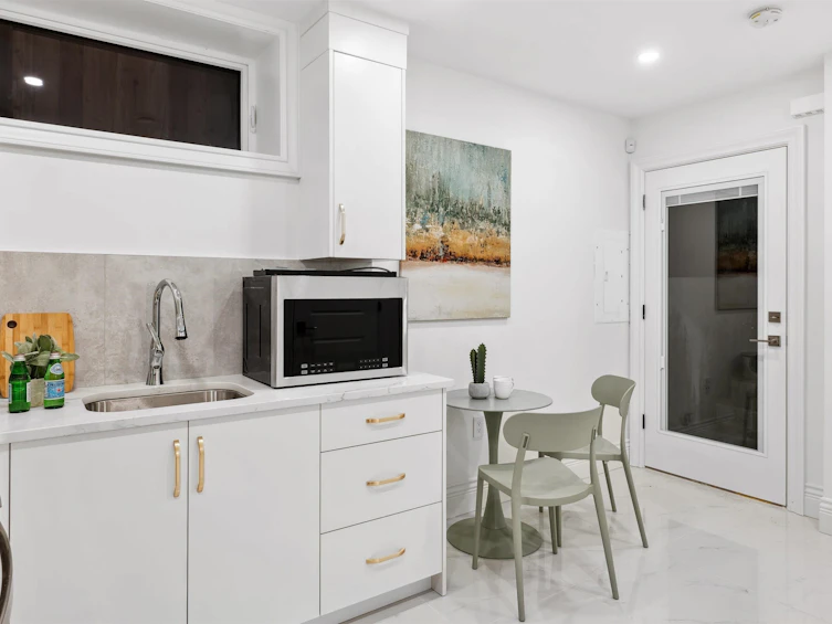 3812 W 15th Avenue, Vancouver, BC, V6R 2Z9 - 10
