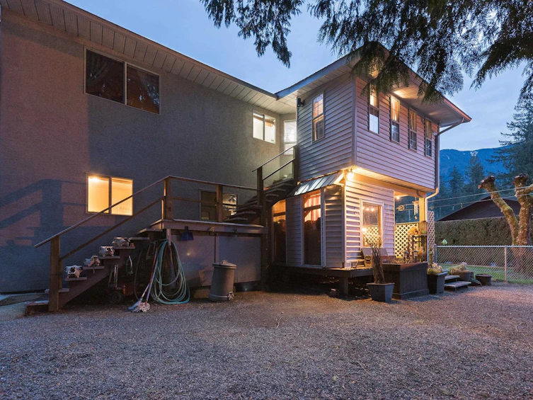 3857 Karen Drive, Cultus Lake, BC, V2R 5A5 - 39