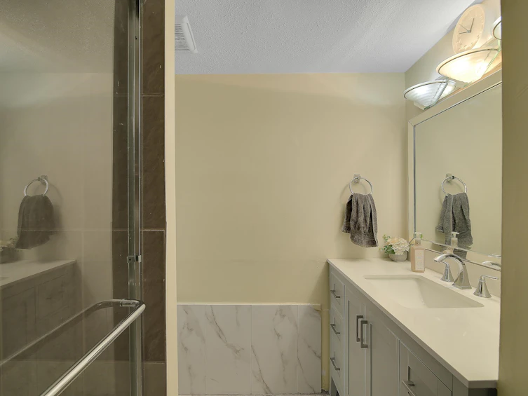 7846 119a Street, Delta, BC, V4C 6N6 - 7