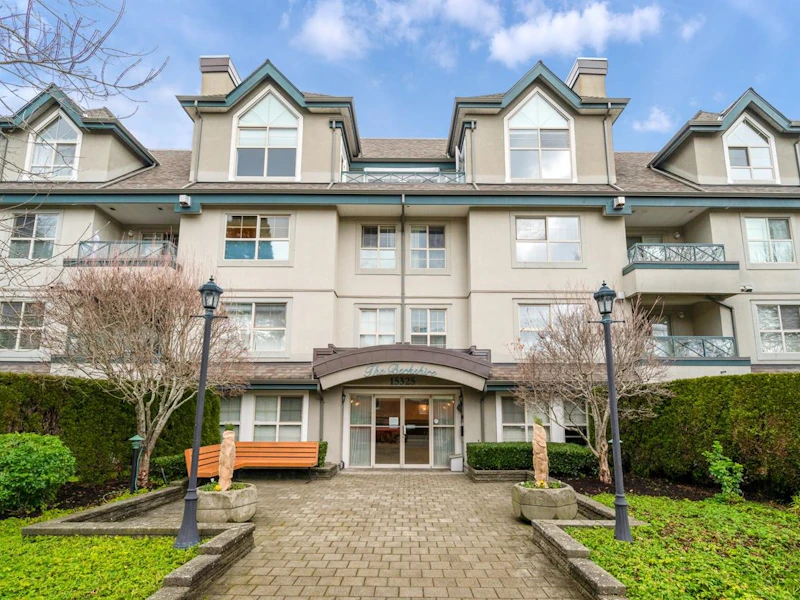 302 - 15325 17th Avenue, Surrey BC V4A 1T8