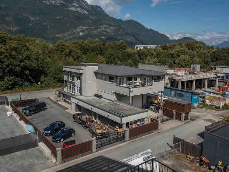 37718-& 37738 Third Avenue, Squamish, BC, V8B 1C3