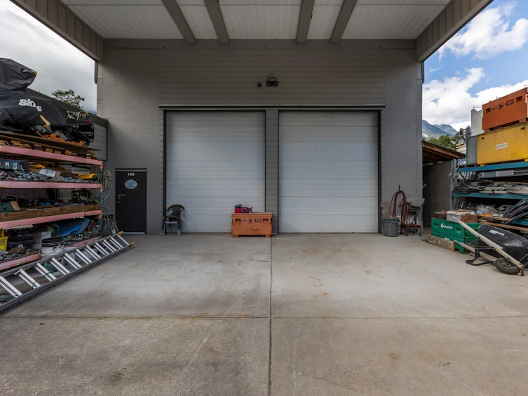 37718-& 37738 Third Avenue, Squamish, BC, V8B 1C3 - 8