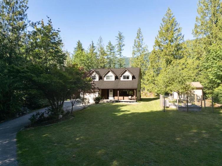 6002-- 6008 Dubois Road, Pender Harbour Egmont, BC, V0N 2H1