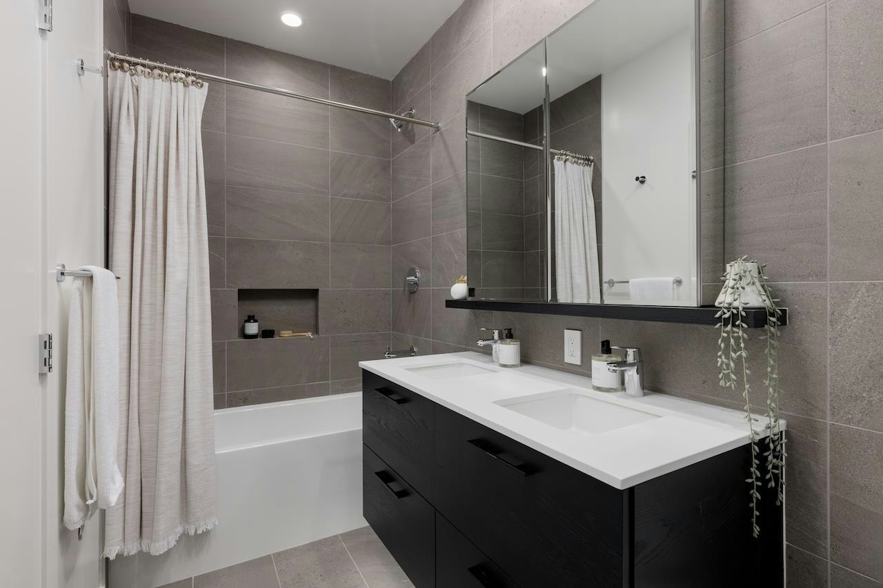 PH2-2181 Madison Avenue, Burnaby, BC, V5C 0N4 - 14