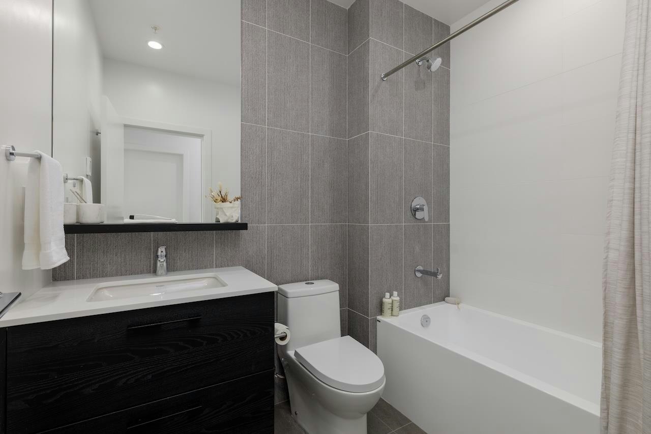 PH2-2181 Madison Avenue, Burnaby, BC, V5C 0N4 - 17
