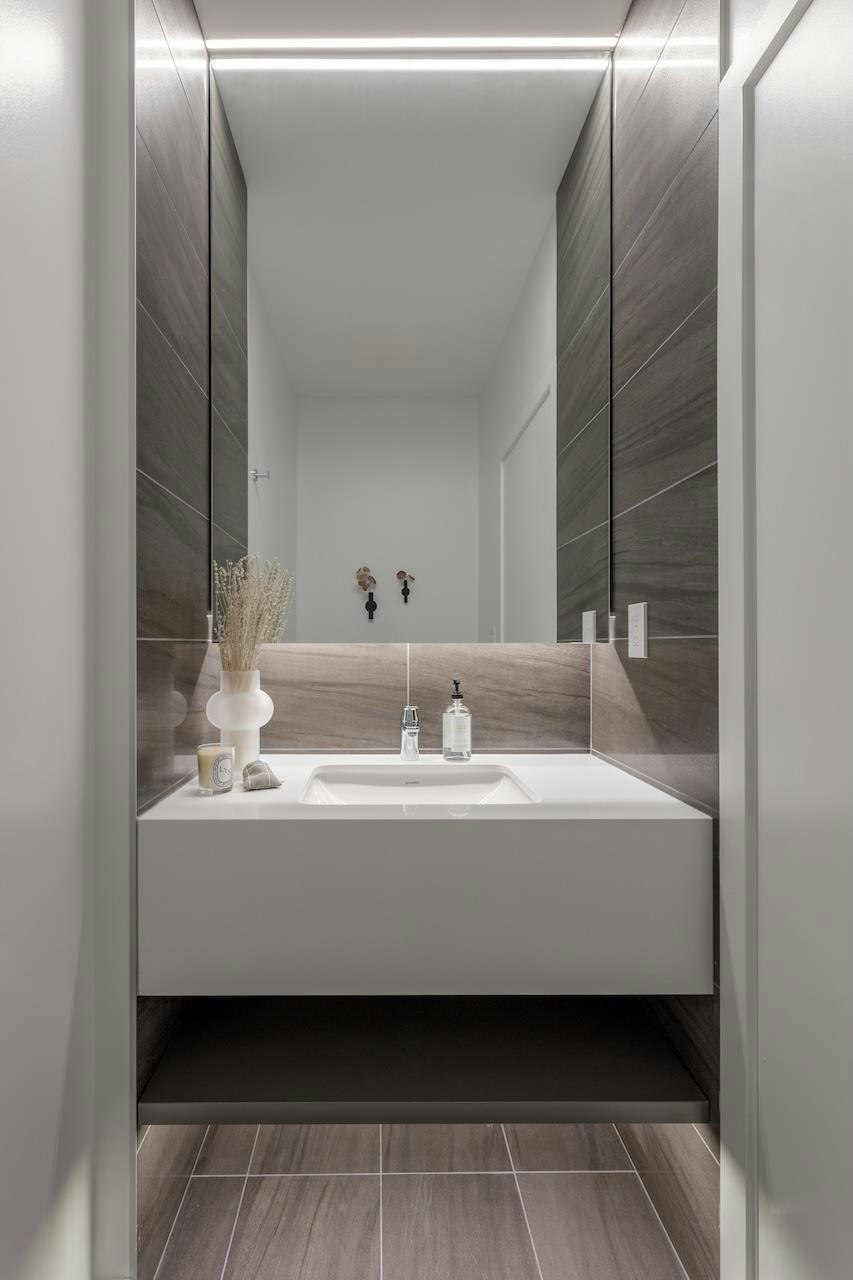 PH2-2181 Madison Avenue, Burnaby, BC, V5C 0N4 - 20
