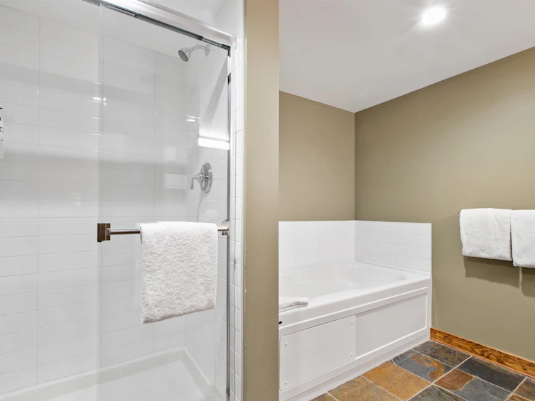 310G2-4653 Blackcomb Way, Whistler, BC, V8E 0Y9 - 14