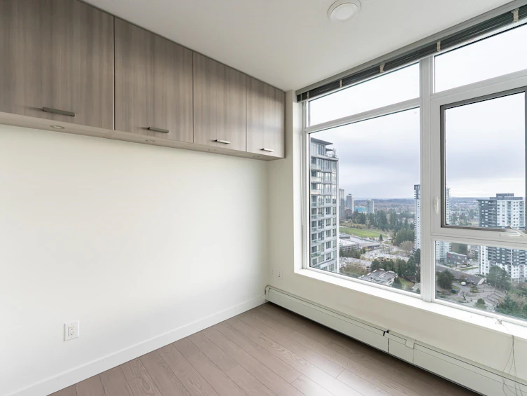 2906-13308 Central Avenue, Surrey, BC, V3T 0M4 - 2