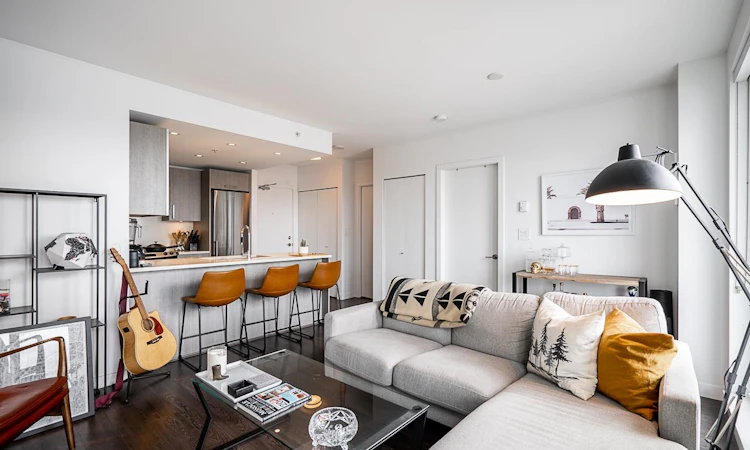 1110-933 E Hastings Street