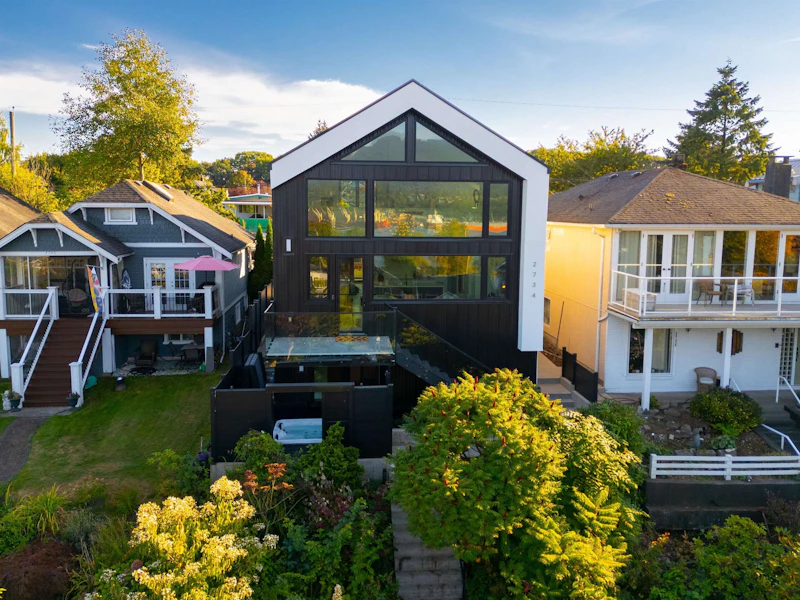 2734 Yale Street, Vancouver BC V5K 1C3