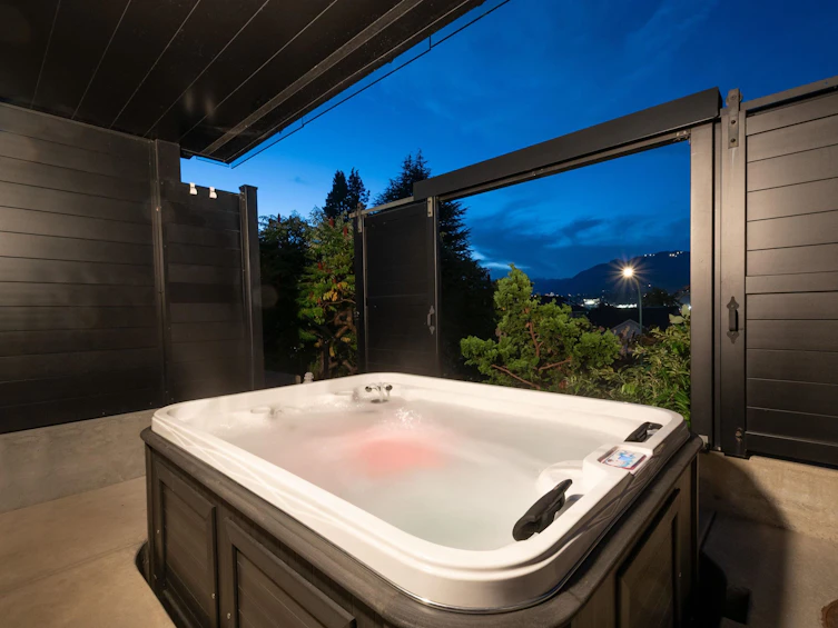 2734 Yale Street, Vancouver, BC, V5K 1C3 - 24