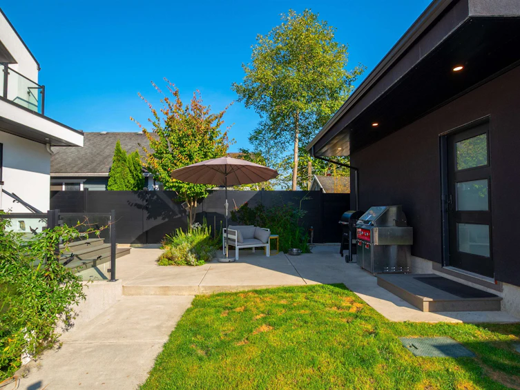 2734 Yale Street, Vancouver, BC, V5K 1C3 - 22
