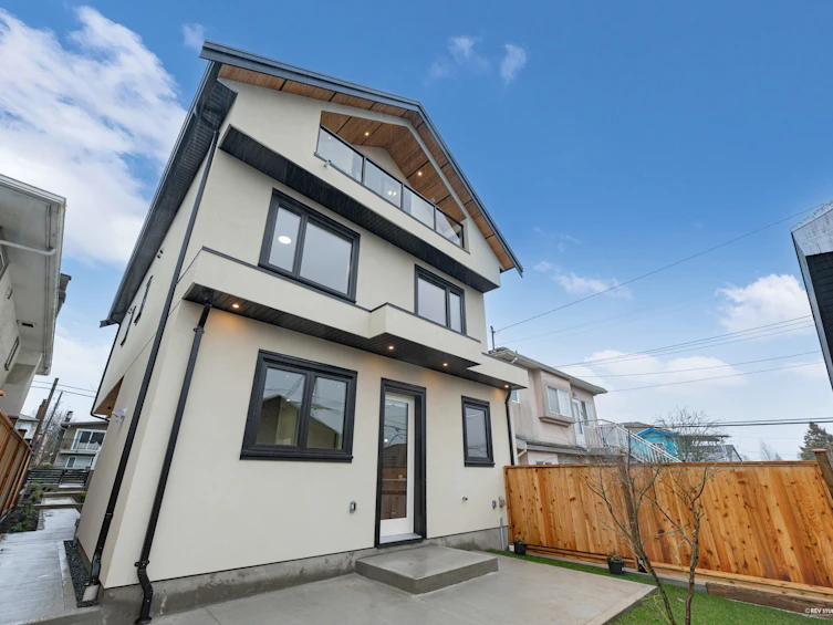 2-1020 Nootka Street, Vancouver, BC, V5K 4E7 - 3