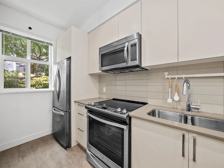 119-7250 18th Avenue, Burnaby, BC, V3N 1H3 - 9
