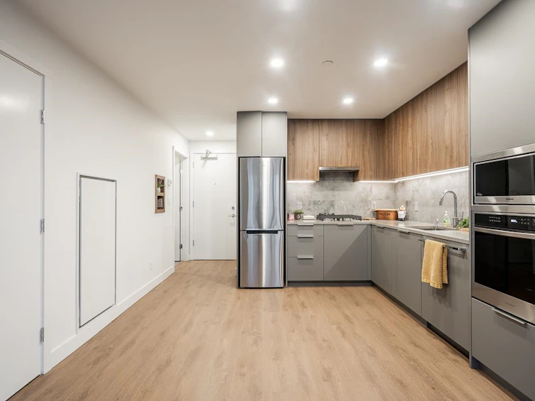 708-13387 Old Yale Road, Surrey, BC, V3T 0V6 - 8