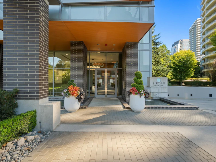 3707-5883 Barker Avenue, Burnaby, BC, V5H 0G4 - 3
