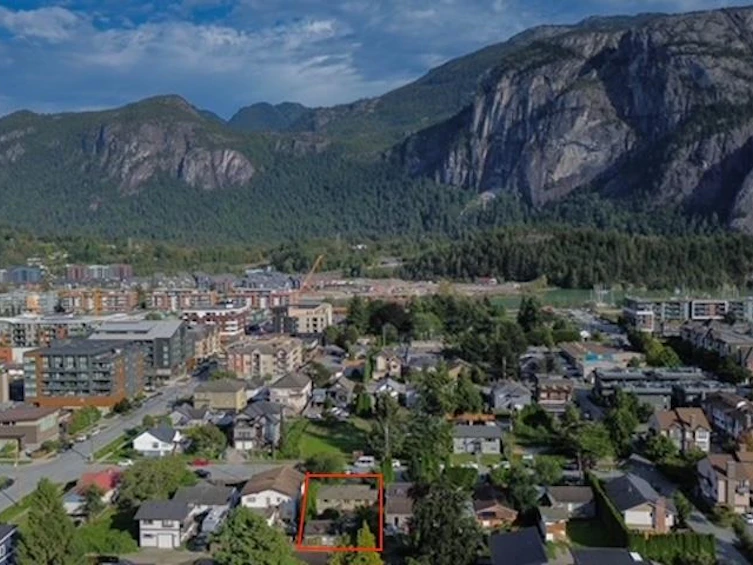 37963 Fourth Avenue, Squamish, BC, V8B 0B7 - 9