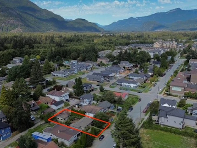 37963 Fourth Avenue, Squamish, BC, V8B 0B7 - 7
