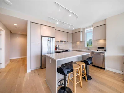 504-8761 University Crescent - 3