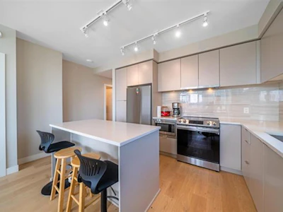 504-8761 University Crescent - 4