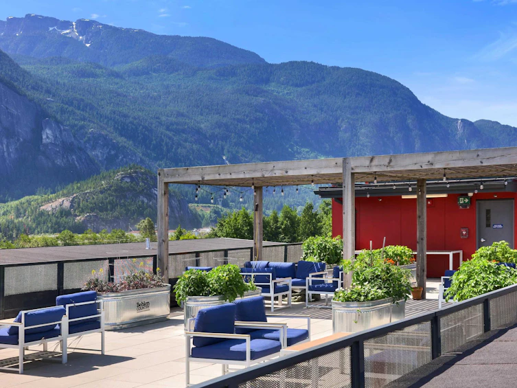 301-37762 Third Avenue, Squamish, BC, V8B 1C3 - 3