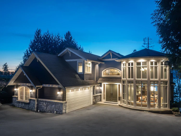 5450 Marine Drive, West Vancouver, BC, V7W 2R2