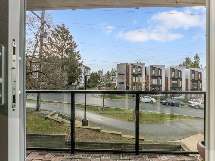 208-156 W 21st Street, North Vancouver, BC, V7M 1Y9 - 21