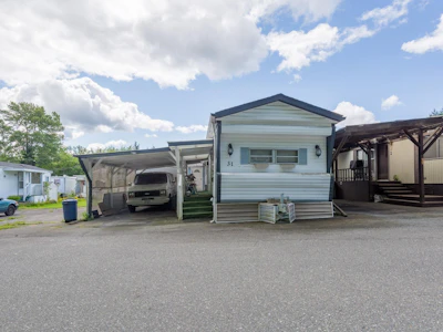 31-8266 King George Boulevard - 2
