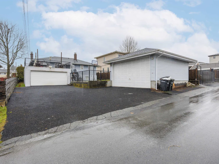6524 Charles Street, Burnaby, BC, V5B 2H1 - 24