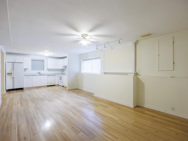 6524 Charles Street, Burnaby, BC, V5B 2H1 - 13