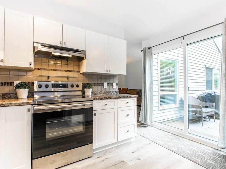 6110 Greenside Drive, Surrey, BC, V3S 5M8 - 4
