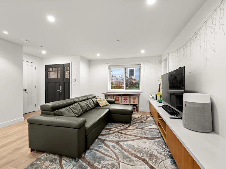 1452 E 20th Avenue, Vancouver, BC, V5N 2K6 - 4