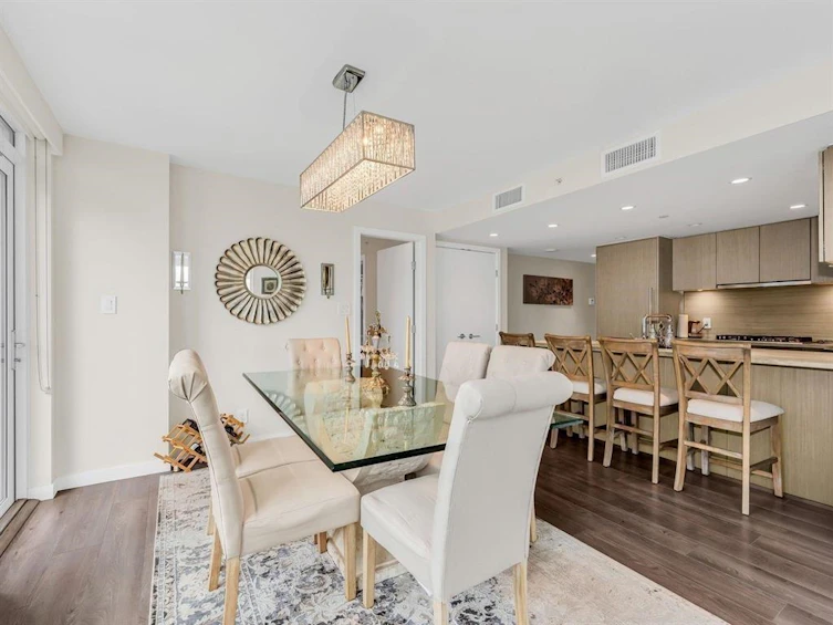 602-112 E 13th Street, North Vancouver, BC, V7L 0E4 - 7