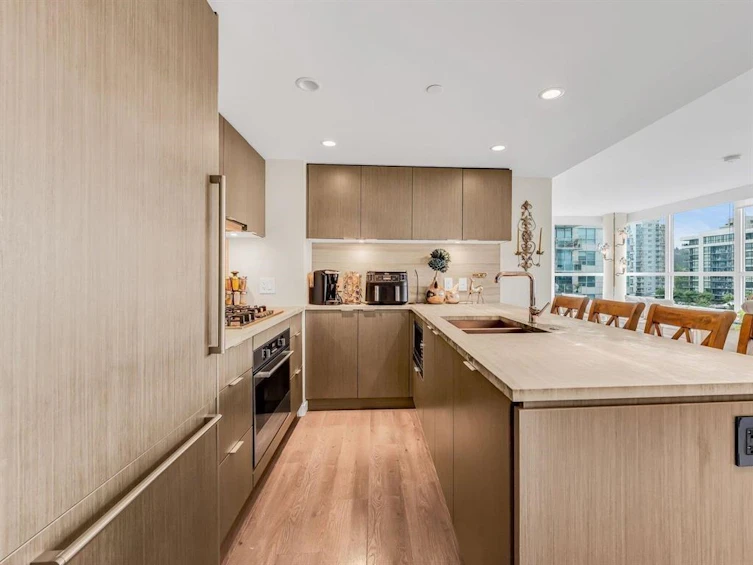 602-112 E 13th Street, North Vancouver, BC, V7L 0E4 - 9