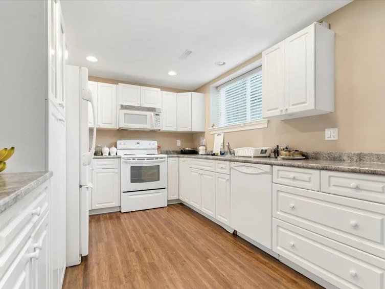 5061 223a Street, Langley, BC, V2Y 2V2 - 22