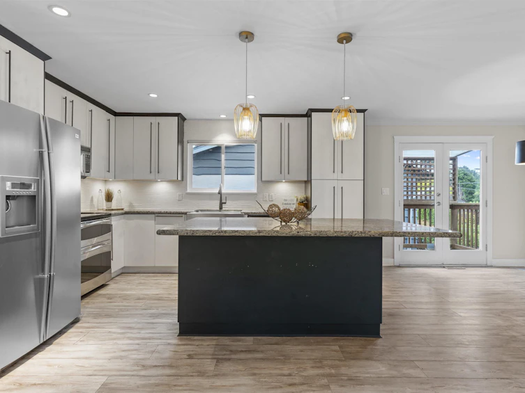 13950 Blackburn Avenue, Surrey, BC, V4B 2Z5 - 12
