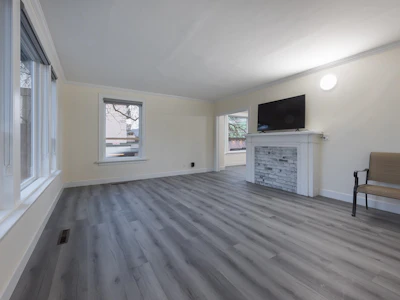 45726 Spadina Avenue - 5