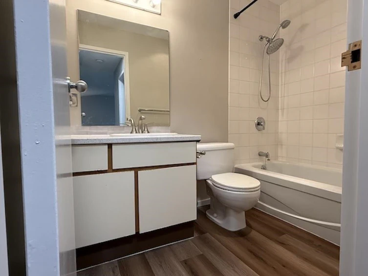 411-13501 96 Avenue, Surrey, BC, V3V 7L9 - 20
