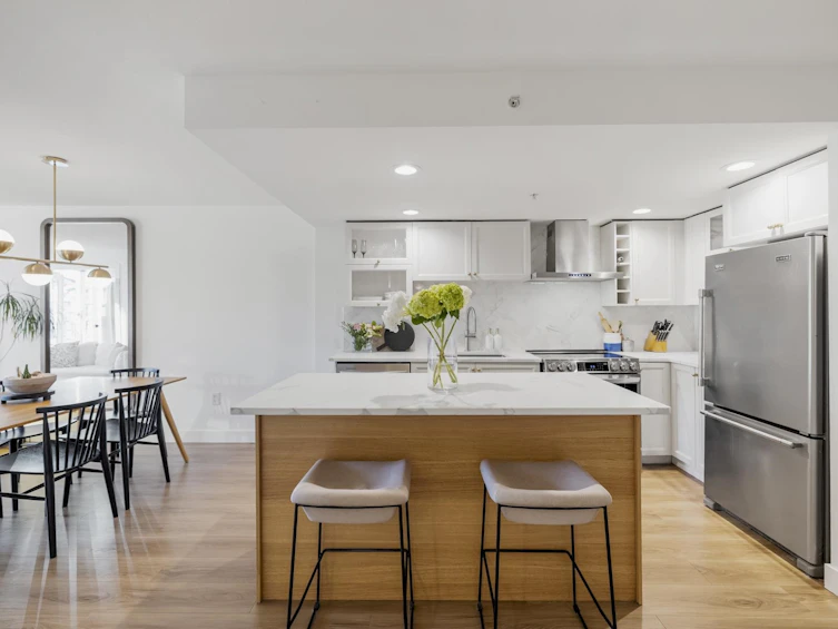 504-2137 W 10th Avenue, Vancouver, BC, V6K 4W4 - 3