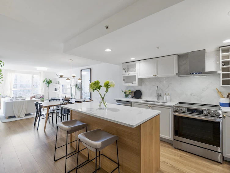 504-2137 W 10th Avenue, Vancouver, BC, V6K 4W4 - 7