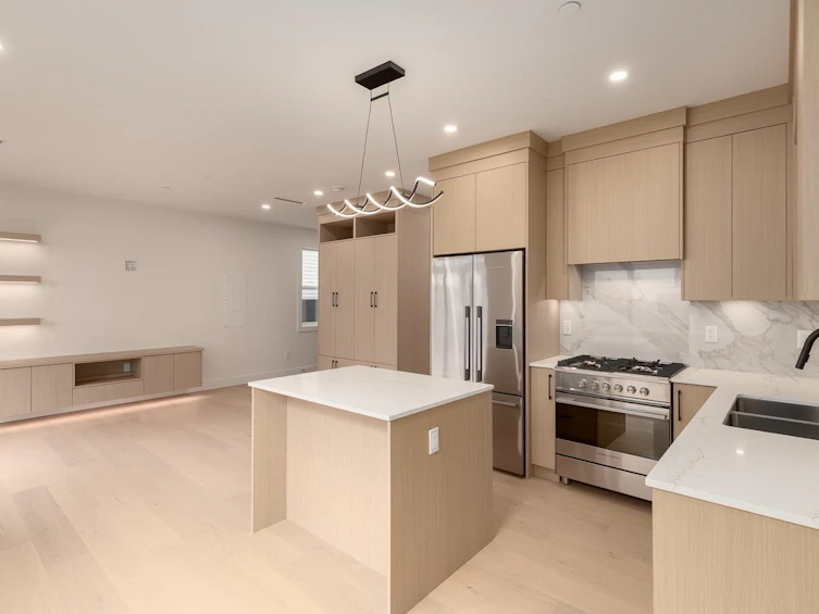2-3508 E Pender Street, Vancouver, BC, V5K 2E3 - 9