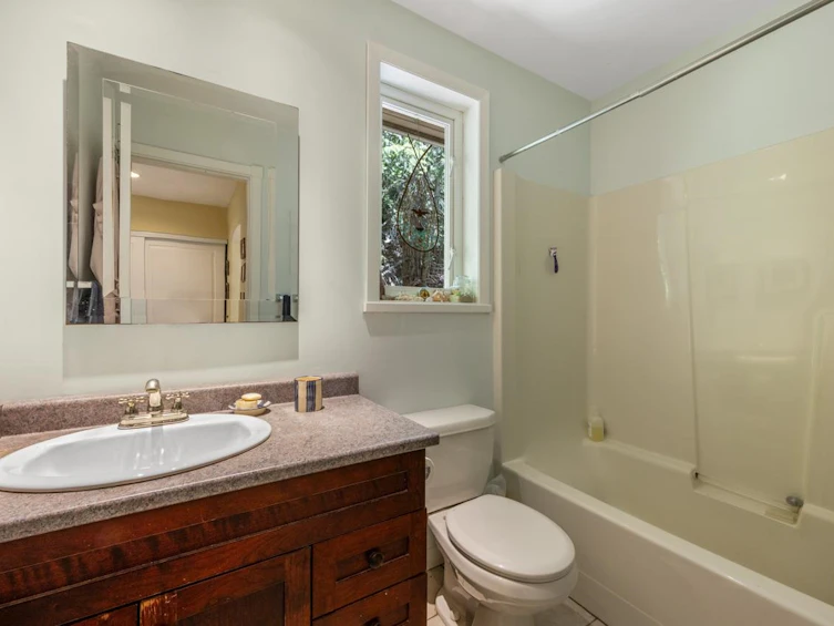 576 Cates Hill Road, Bowen Island, BC, V0N 1G2 - 31