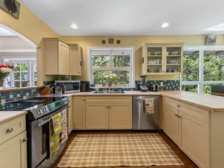 576 Cates Hill Road, Bowen Island, BC, V0N 1G2 - 12