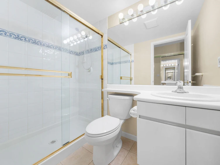 1106-1327 E Keith Road, North Vancouver, BC, V7J 3T5 - 23